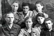 Сотрудники завода Электропульт. 1944 г.